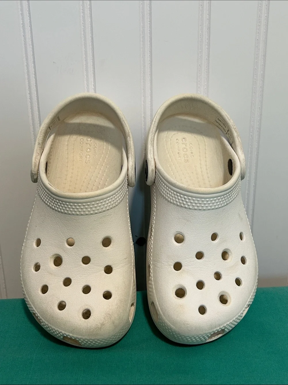 CROCS Kids White Clog Sandals with Heel Strap Sz: c11